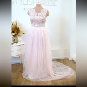 Never worn White Lace Wedding Dress Prom Dress *Open Lace Back <3 never worn!!!